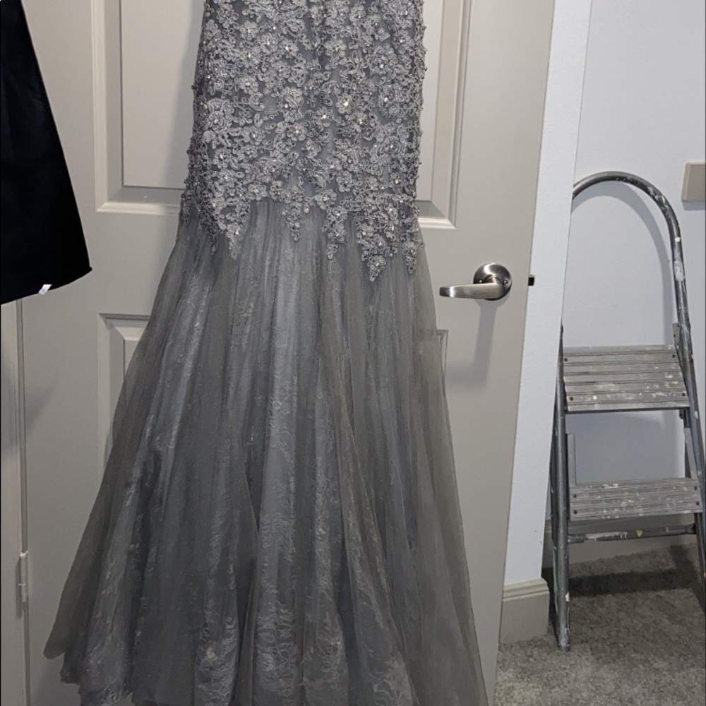 Prom dress - Picture 2 of 4